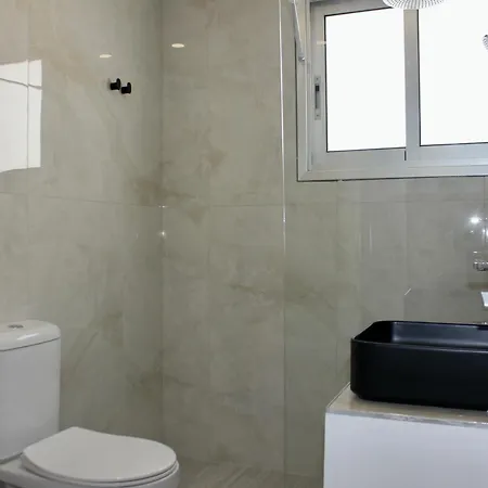 Nicosia Central Suites Никосия