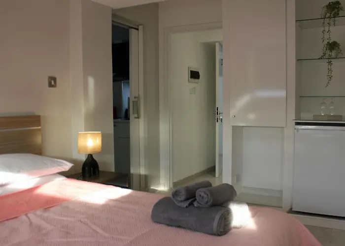 Nicosia Central Suites Apartman *