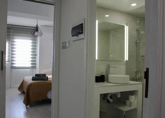 Nicosia Central Suites Apartman *