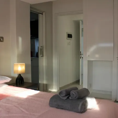 Nicosia Central Suites Apartman *