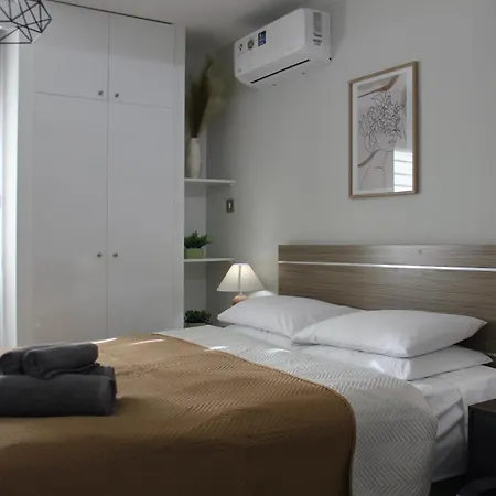 Nicosia Central Suites Apartman *